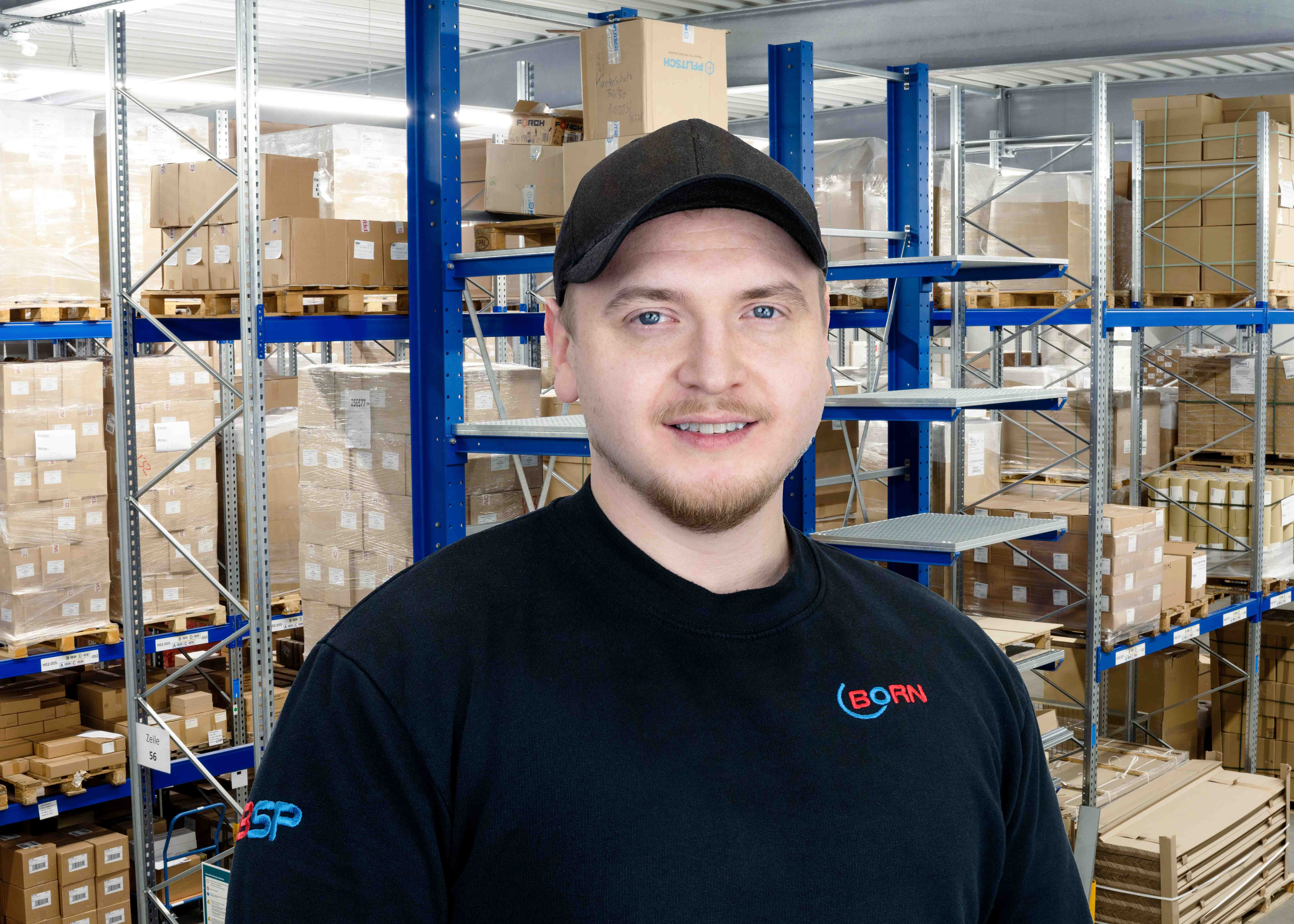Mitarbeiter im Lager